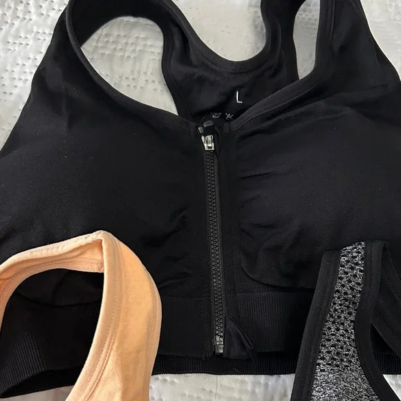 Set of 3 front zip sports bras - Picture 4 of 8